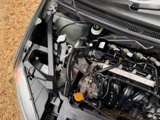 /photos/12318/96b7192a-e3c5-465b-921c-4b8b5b23384b_i320x240.jpg